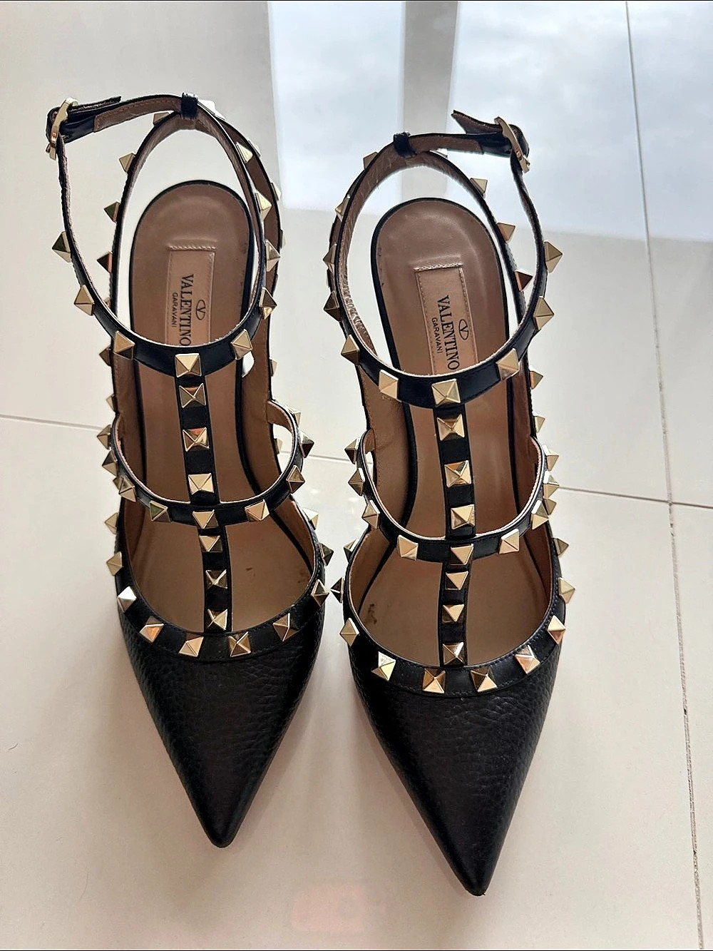 Valentino Rockstud Black Pointed-Toe Heels EU 391⁄2